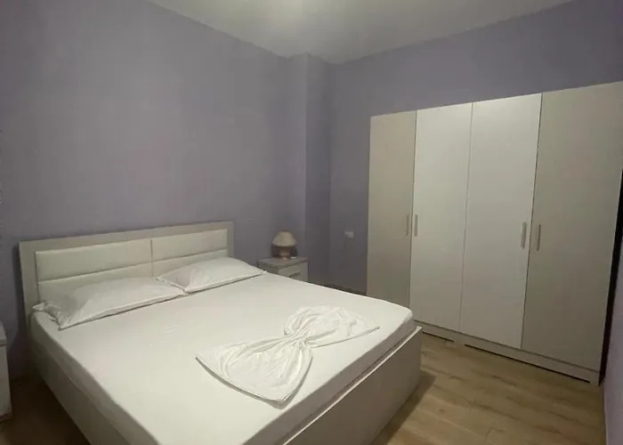 Center Sun Shine * 地拉那